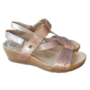 NEW Earth Origins Kendra Khloe Sandals - Size 9W Wide - Light Rose Gold
